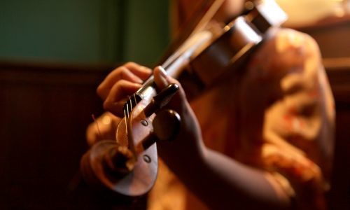 AMHRAIN AGUS CEOL – EOCHAIR NA STRAIRE